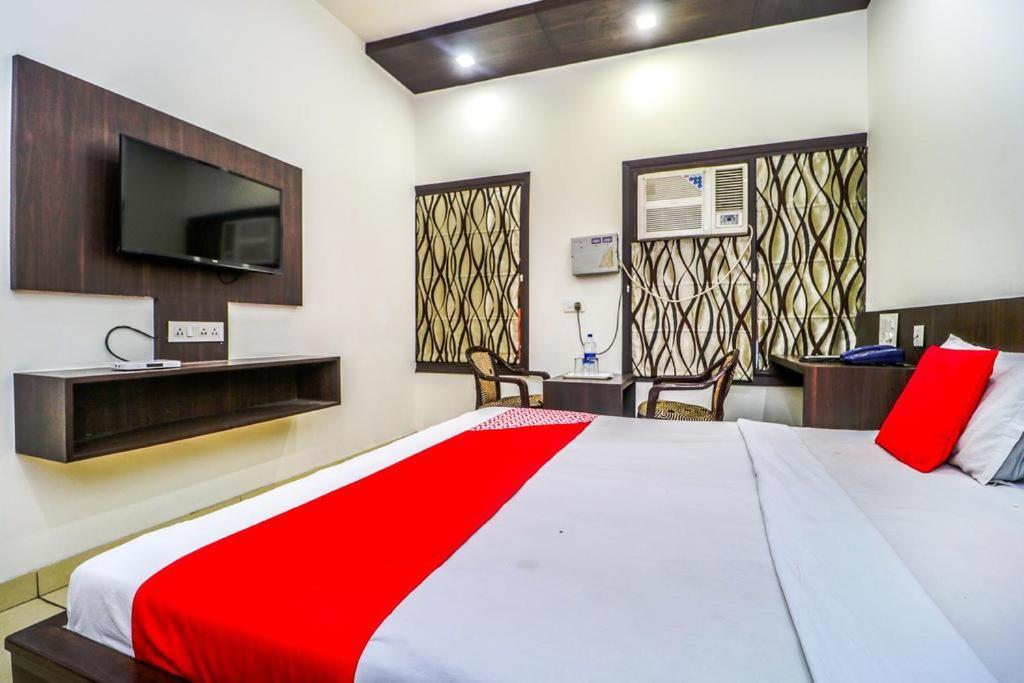 Hotel Sartaj Ludhiana Dış mekan fotoğraf